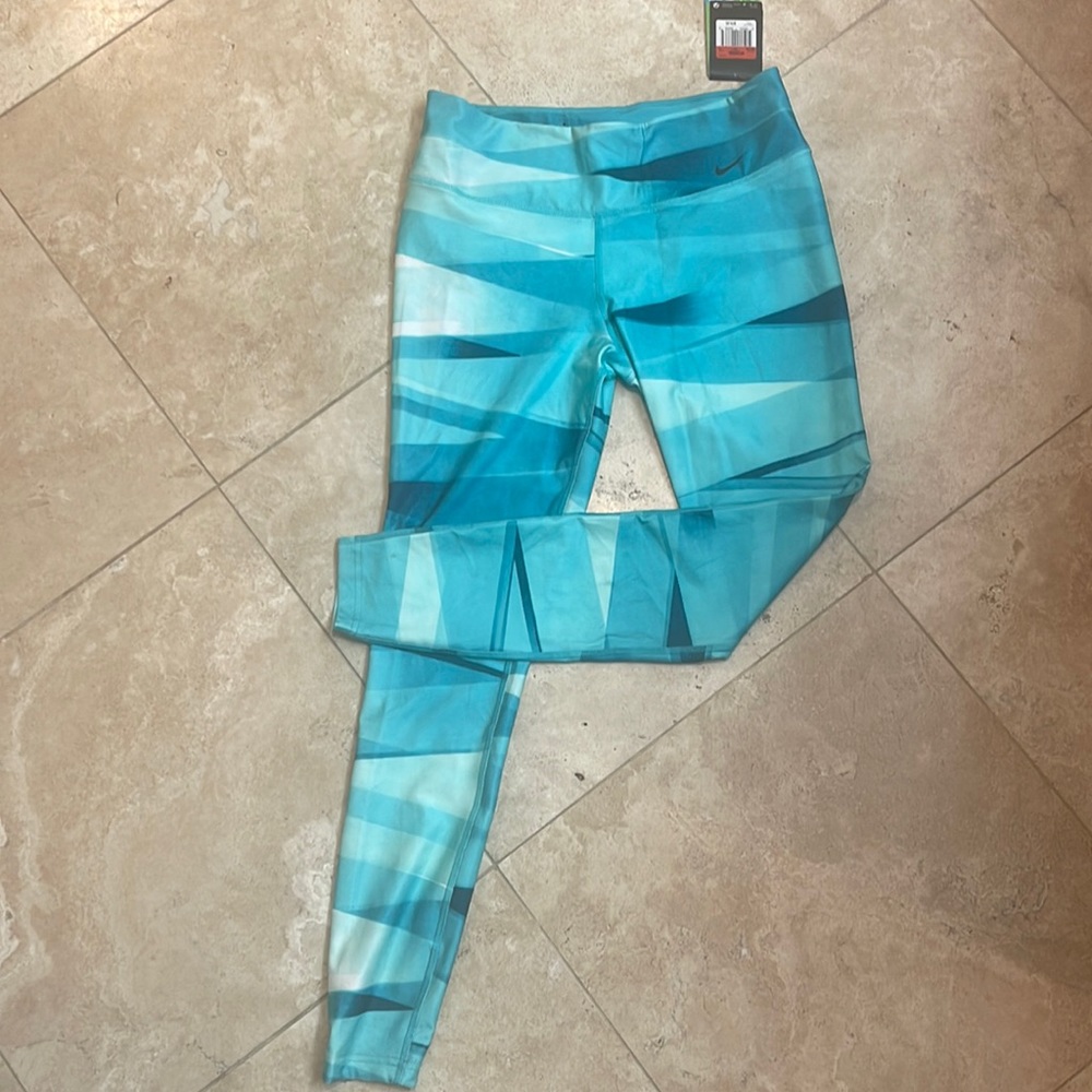 Brand new Nike leggings size large